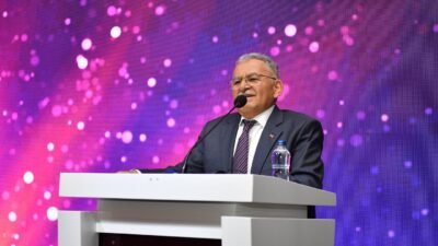 Kayseri Büyükşehir Belediye Başkanı Dr. Memduh Büyükkılıç, AKAMİB tarafından düzenlenen