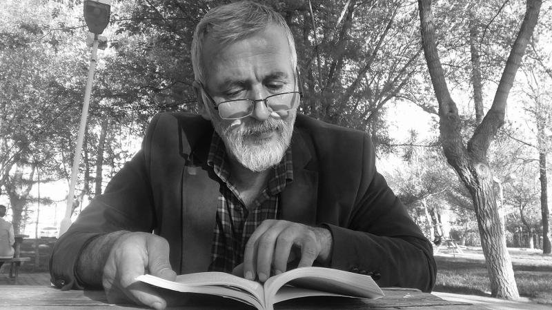 Emekli Edebiyat Öğretmeni Adnan Büyükbaş Son Yolculuğuna Uğurlandı Kayseri’de bugün düzenlenen cenaze töreniyle emekli edebiyat öğretmeni Adnan Büyükbaş,