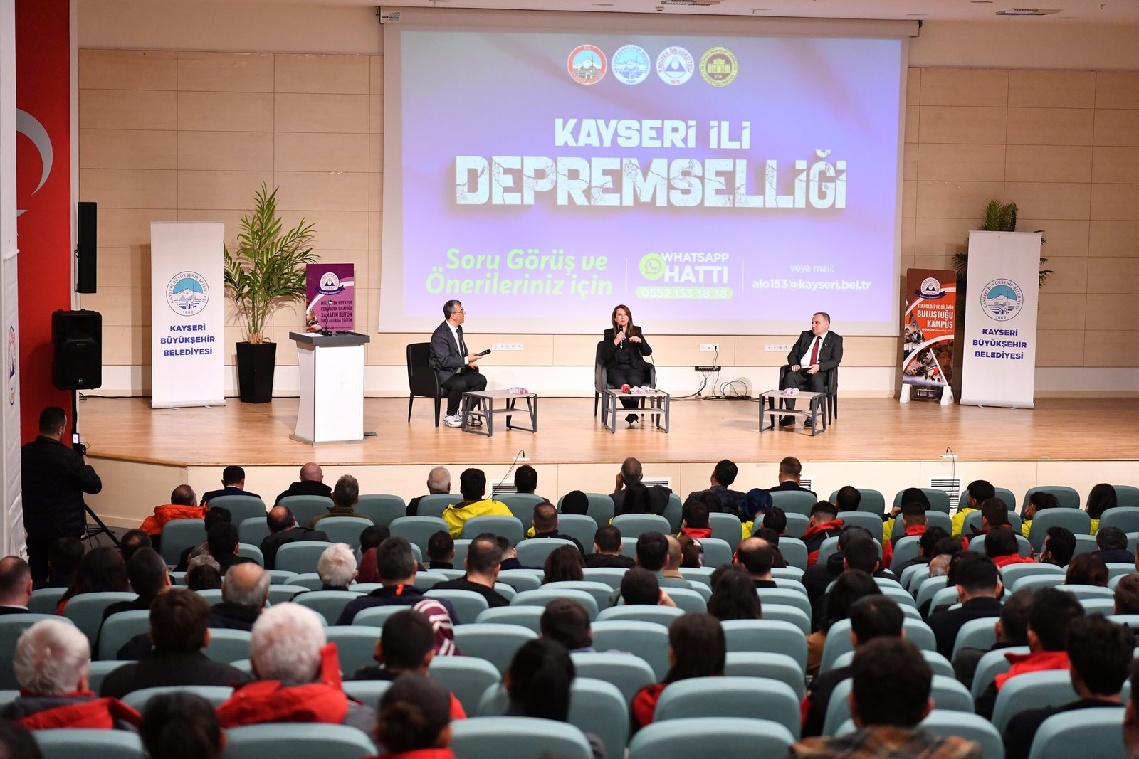 Kayseri’de düzenlenen “Kayseri İli Depremselliği” programında, kentin deprem riski uzman