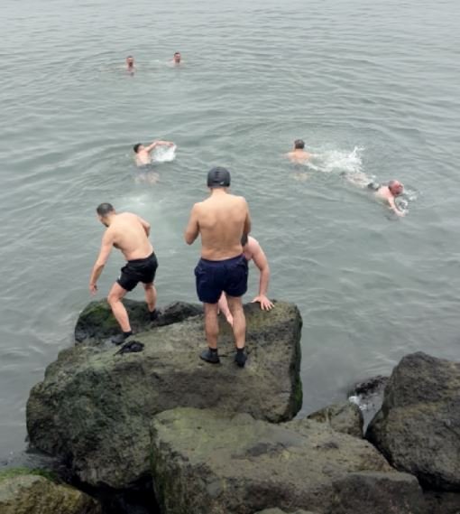 Emre ÖNCEL/SAMSUN, (DHA)- SAMSUN’un İlkadım ilçesinde bir arkadaş grubu, 10