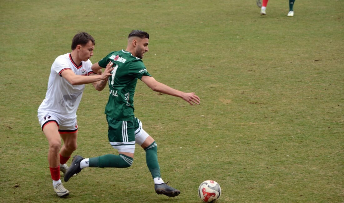 12 Bingölspor – Kahramanmaraşspor: 1-1 Aziz ÖNAL/BİNGÖL, (DHA)- 3’üncü Lig 2’nci Grup’ta lider 12 Bingölspor,