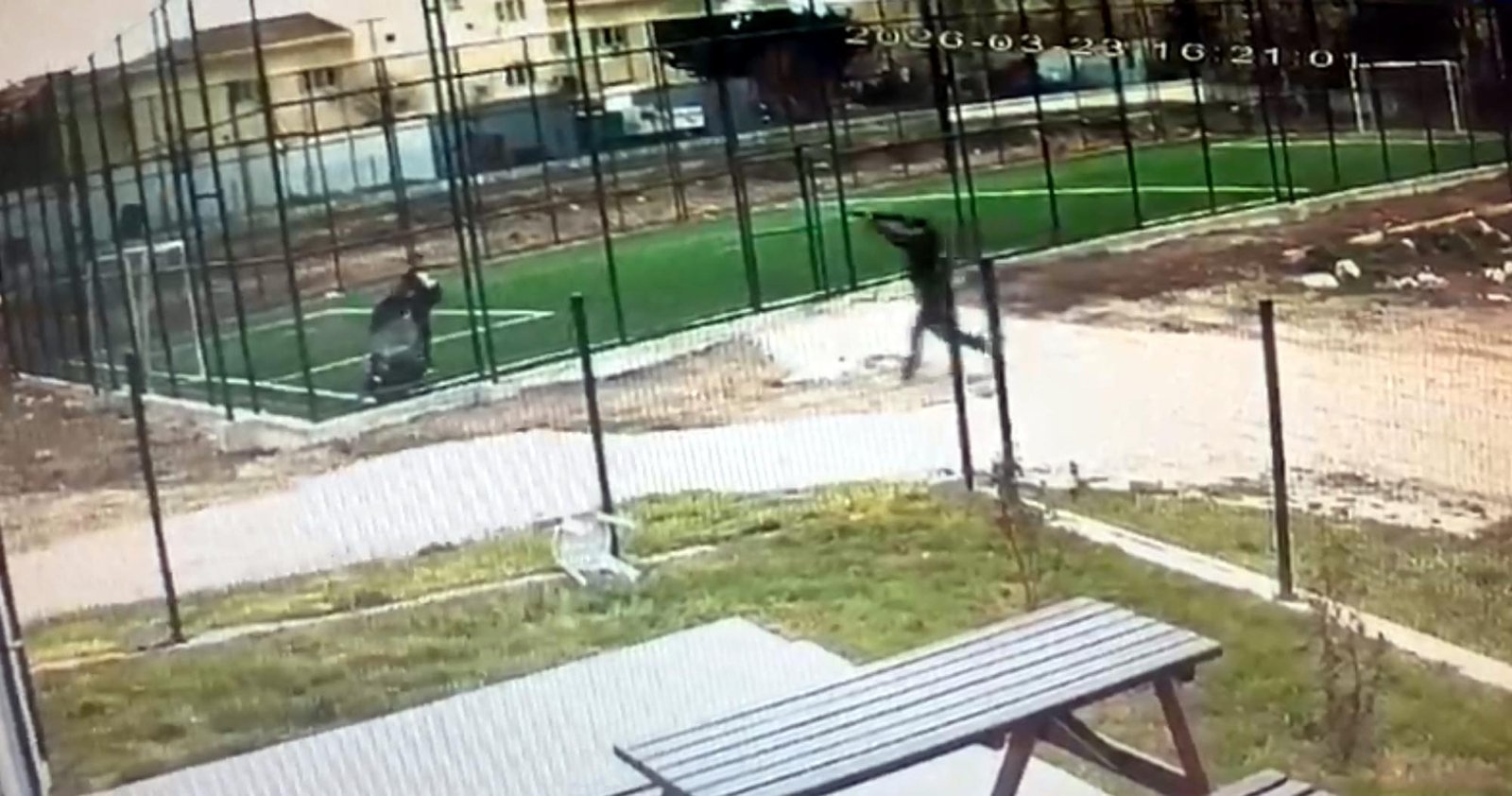 Olgay GÜLER/EDİRNE, (DHA)- EDİRNE'de T.A. (17), aynı yaştaki H.G.'yi, çocuk