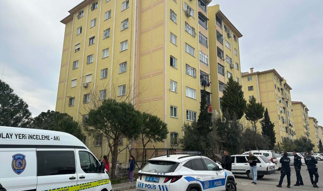 Ramazan ÇETİN/ DENİZLİ, (DHA)- DENİZLİ'nin Pamukkale ilçesinde, 8 katlı binanın