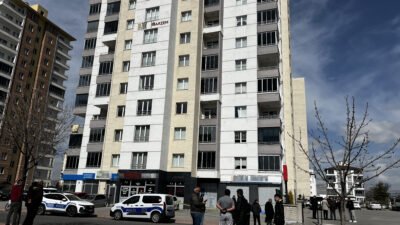 Furkan KAVUKLU/KAYSERİ, (DHA)- KAYSERİ’de Mehmet Çakır (83), 3’üncü kattaki evinin