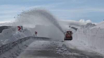 Deniz BAŞLI-Dinçer AKTEMUR/ARDAHAN, (DHA)- ARDAHAN ile Artvin’in Ardanuç ilçesini birbirine