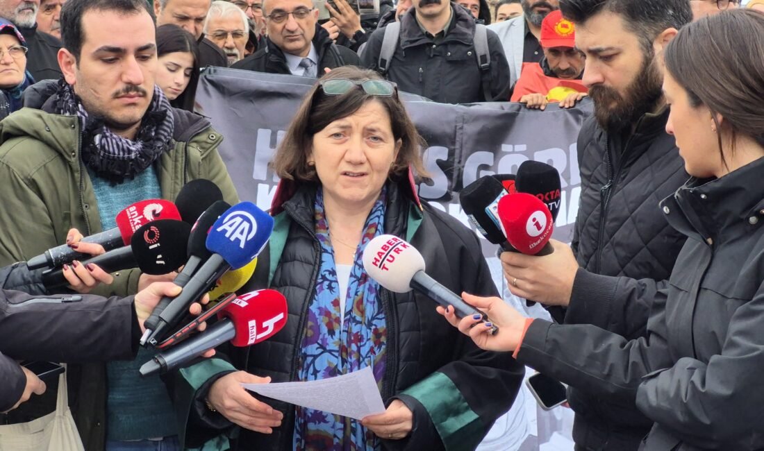 7 işçinin öldüğü kozmetik fabrikasındaki yangına ilişkin davanın ilk duruşması başladı (2) ‘TÜM SORUMLULAR YARGI ÖNÜNE ÇIKANA KADAR MÜCADELE EDECEĞİZ’ Kocaeli’nin Dilovası