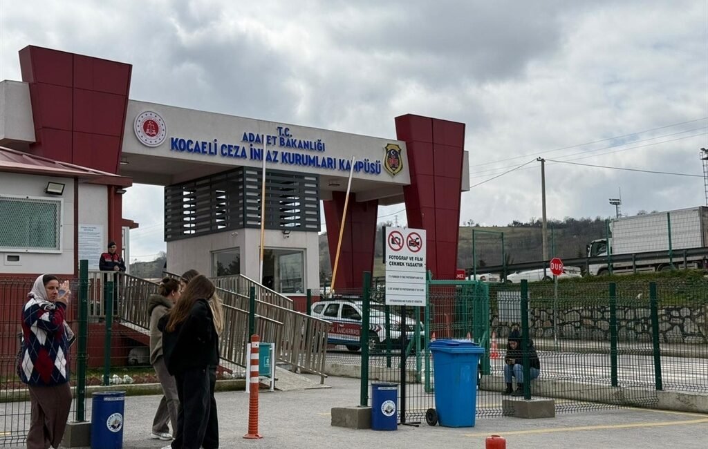 Ardacan UZUN-Nazım Özgün ERBULAN/İZMİT(Kocaeli),(DHA)- KOCAELİ’nin Dilovası ilçesindeki 7 işçinin yaşamını