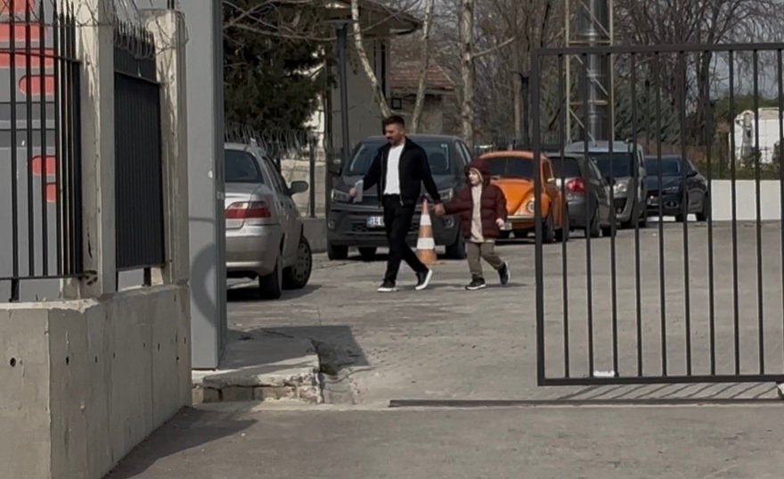 Esra TÜRKER-Yiğithan HÜYÜK/BURSA, (DHA)- BURSA'da babası Umut K. (33) tarafından