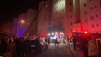 Ali LEYLAK-Ömer ŞULUL/ŞANLIURFA (DHA)- ŞANLIURFA'da 8 katlı binanın girişindeki elektrik