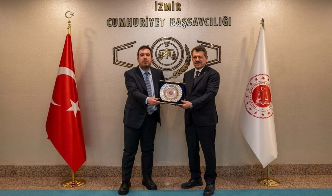 Kadir ÖZEN/İZMİR, (DHA)- ADALET Bakan Yardımcısı Can Tuncay, İzmir Adliyesi'ni