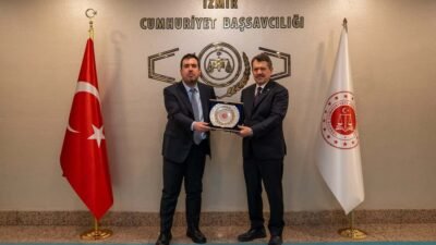 Kadir ÖZEN/İZMİR, (DHA)- ADALET Bakan Yardımcısı Can Tuncay, İzmir Adliyesi'ni