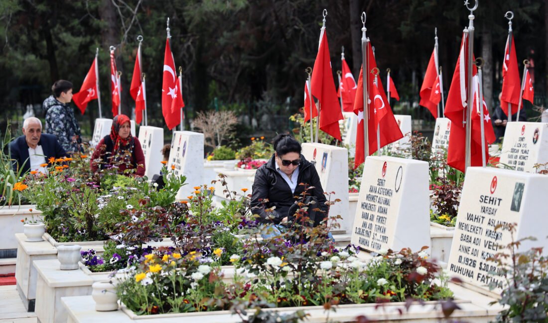 Anıl ATAR/ADANA, (DHA)-ADANA'da 18 Mart Şehitleri Anma Günü ve Çanakkale
