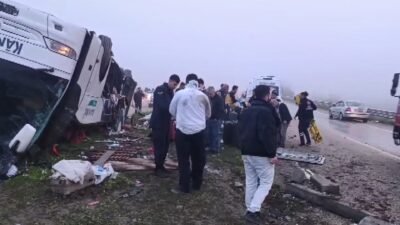 Ali GÖKDAL/KOZAN, (Adana)- ADANA'nın Kozan ilçesi Tırmıl mevkisinde yolcu otobüsü
