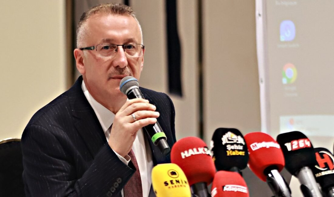 İsa ÇİÇEK/ADAPAZARI(Sakarya),(DHA) – SAKARYA’da AK Parti'li Adapazarı Belediye Başkanı Mutlu