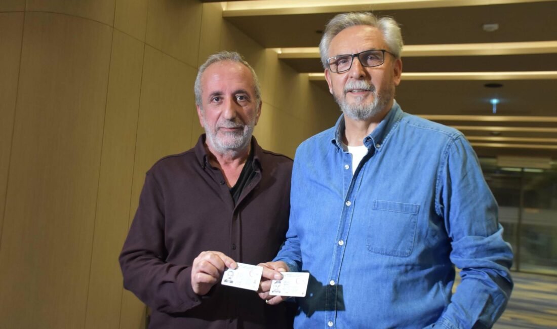 Nevra UÇKAÇ/İZMİR, (DHA)- İZMİR'de aynı dönemde kolon kanseri teşhisi alan