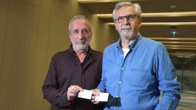 Nevra UÇKAÇ/İZMİR, (DHA)- İZMİR'de aynı dönemde kolon kanseri teşhisi alan
