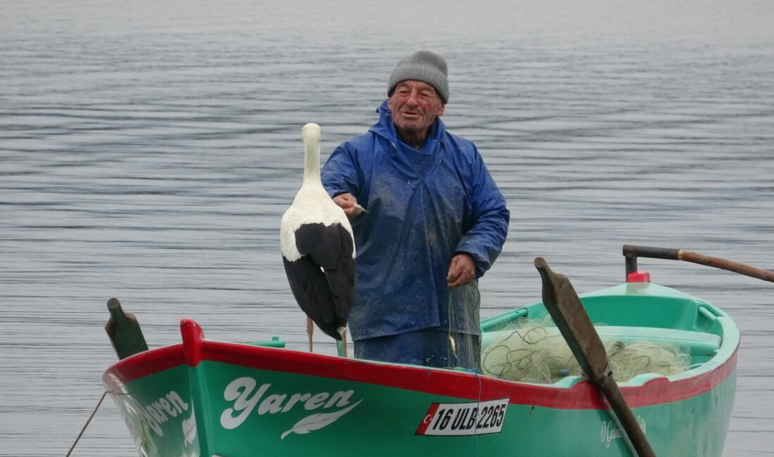 Yiğithan HÜYÜK-Hüseyin SEZGİN/BURSA, (DHA)- BURSA'da yaşayan balıkçı Adem Yılmaz (70)