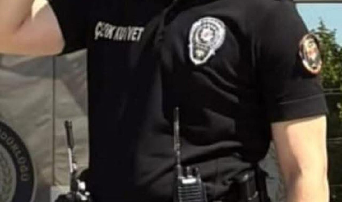 Aile arasındaki tartışmada silahla vurulan polis toprağa verildi, kardeşi tutuklandı Ali ÇEVİKBAŞ/ISPARTA, (DHA)- ISPARTA'da aile arasında çıkan tartışmada tabancayla vurulan