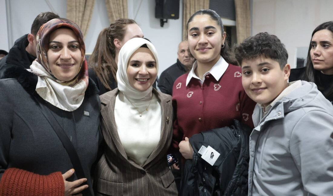 Aile ve Sosyal Hizmetler Bakanlığı’ndan ramazanda 610 bin haneye ziyaret ANKARA, (DHA)- AİLE ve Sosyal Hizmetler Bakanlığı, ramazan ayında yürütülen