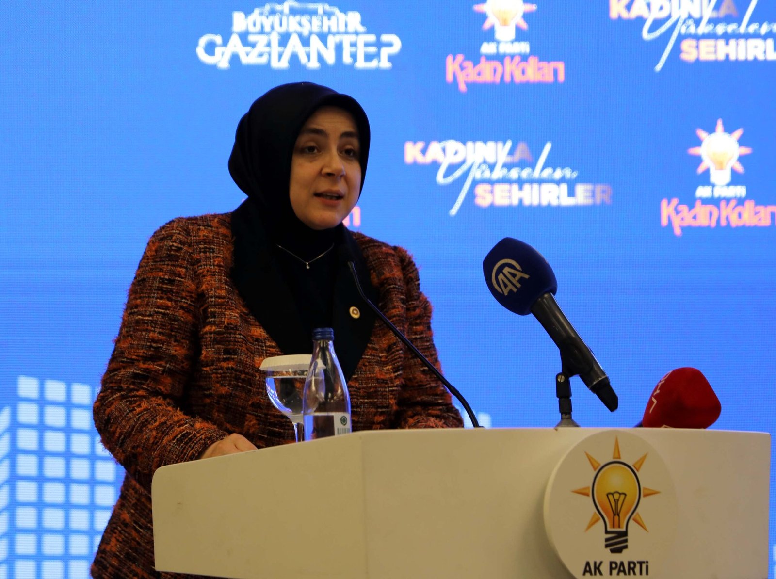Ahmet ATMACA-Nuray UZATMAZ/GAZİANTEP, (DHA) - AK Parti Genel Merkez Kadın