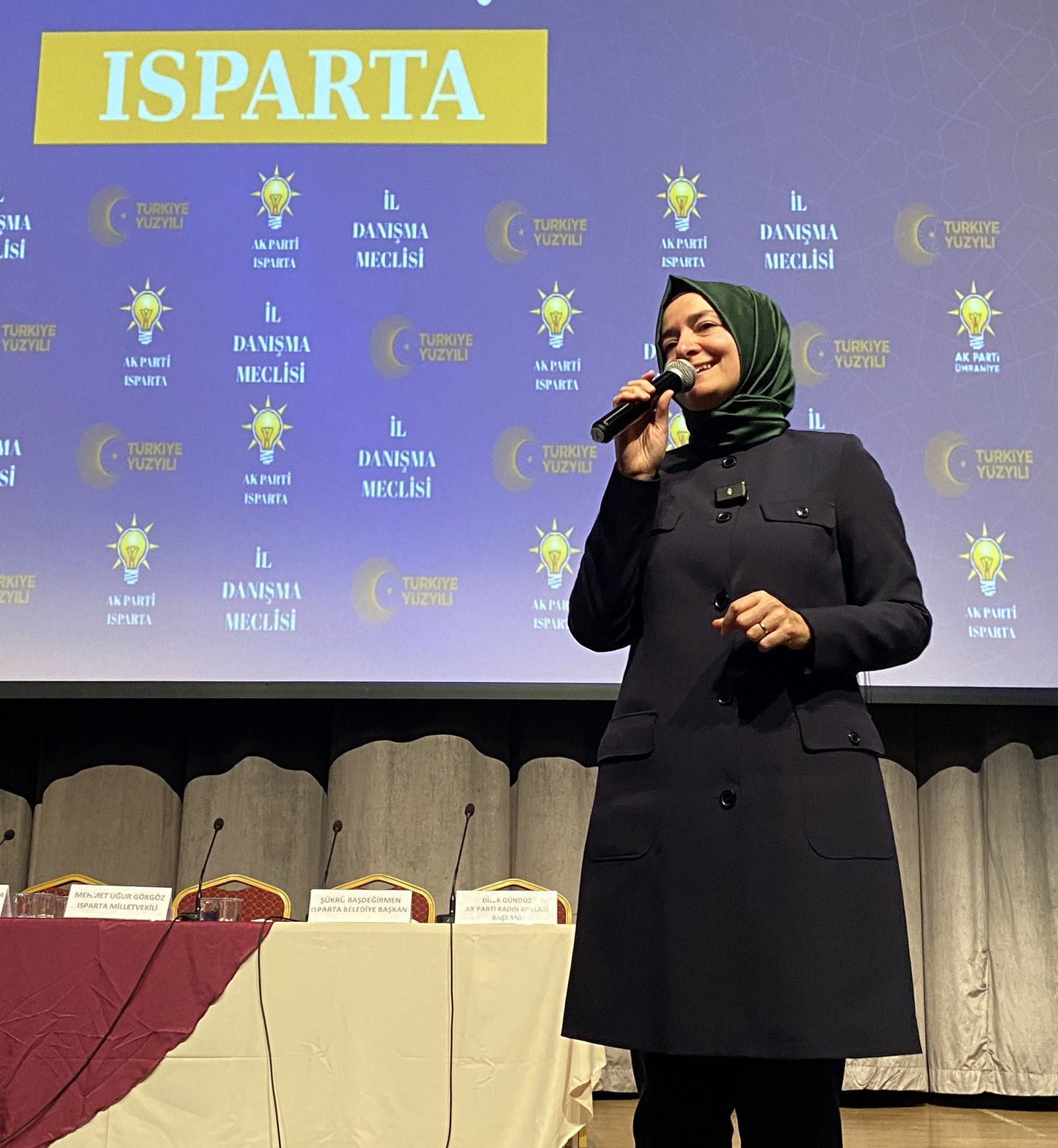 Nurettin ARKAN/ ISPARTA, (DHA)- AK Parti Genel Başkan Yardımcısı Fatma