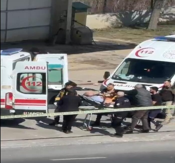 BOZÜYÜK (Bilecik), (DHA)- BİLECİK’in Bozüyük ilçesinde eski Bakan Bahattin Şeker’e