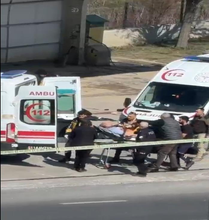 BOZÜYÜK (Bilecik), (DHA)- BİLECİK’in Bozüyük ilçesinde eski Bakan Bahattin Şeker’e