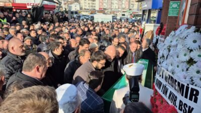 Sinan KABATEPE/ EREĞLİ(Zonguldak), (DHA)- ZONGULDAK'ın Ereğli ilçesinde ormanda yürüyüş yaparken