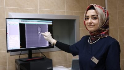 Öykü GENÇ/KAYSERİ, (DHA)- KAYSERİ’de akvaryumdaki taşları yutan aksolotl balığı, anestezi