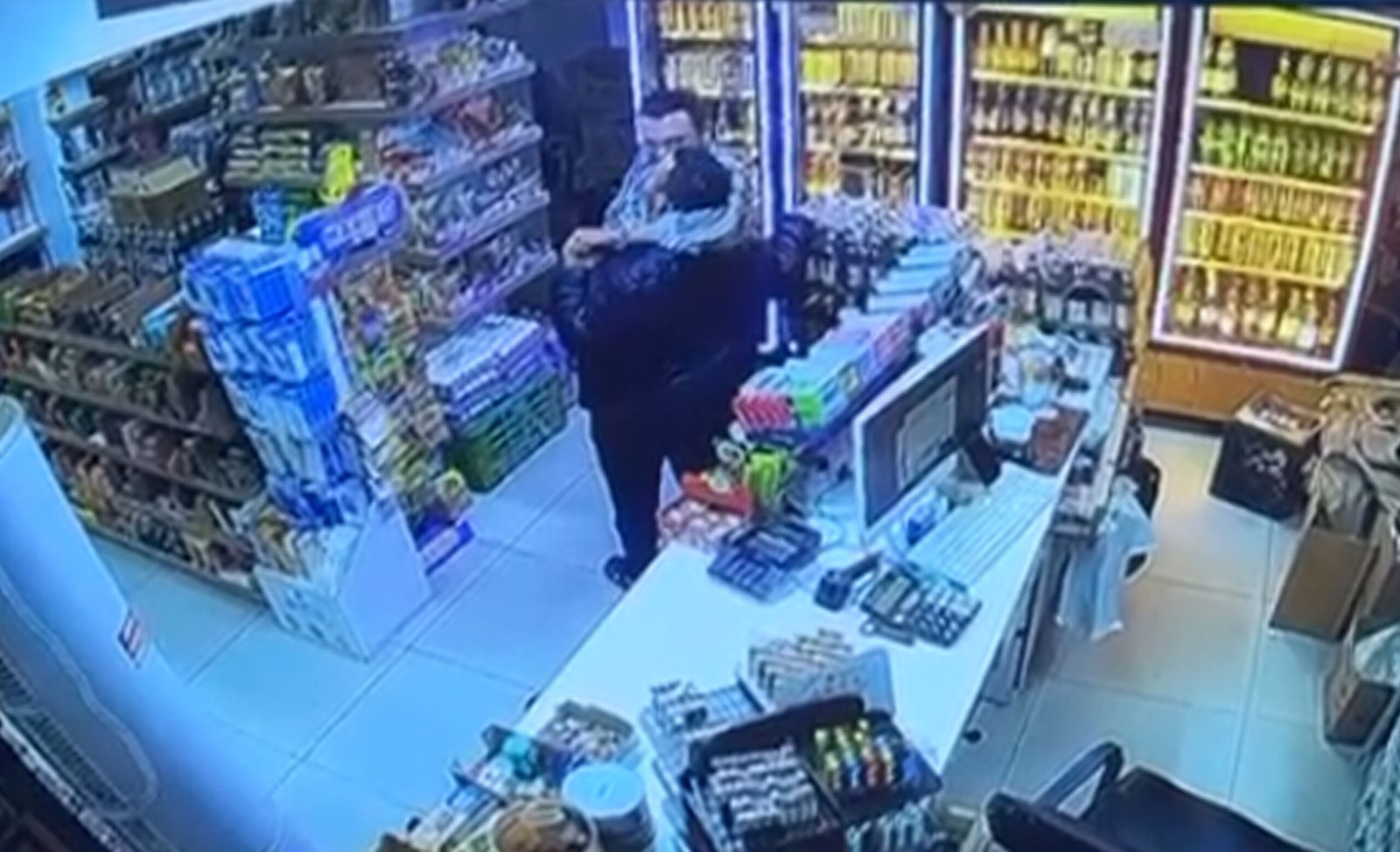 Mithat ABAKAN/MANAVGAT (Antalya), (DHA)- ANTALYA'nın Manavgat ilçesinde tartıştığı müşterisi Hasan