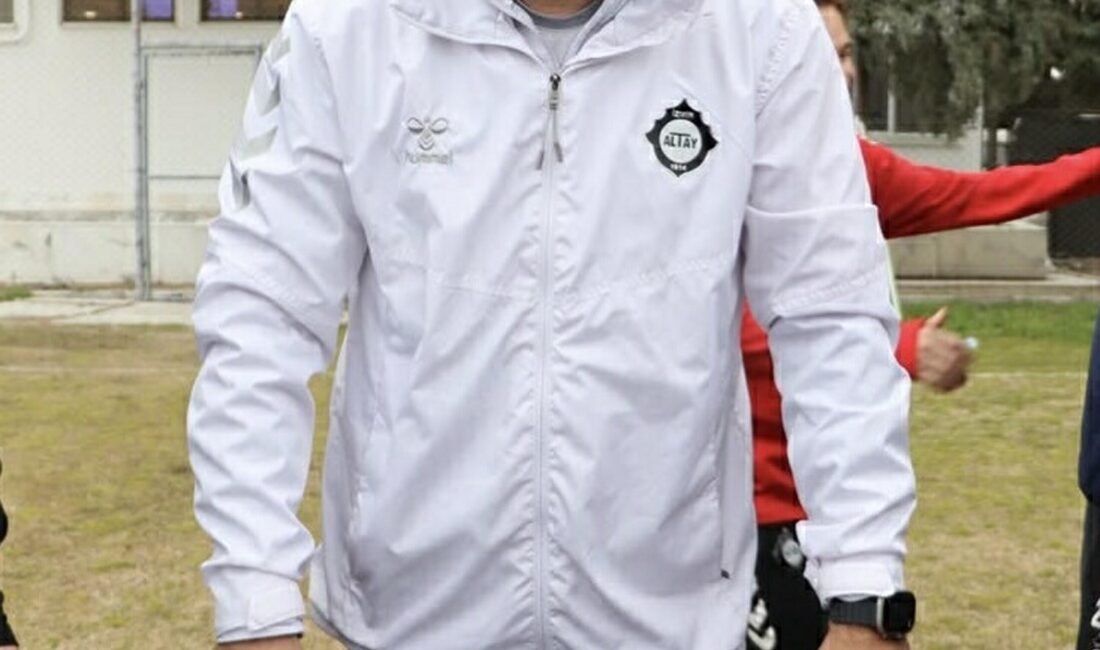 Mustafa KÖPRÜLÜ / İZMİR, (DHA)- TFF 3'üncü Lig 4'üncü Grup'ta