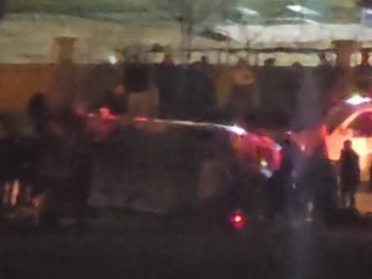 Ankara’da otomobille çarpışan minibüs devrildi: 2 ölü, 12 yaralı Emre EFE/ANKARA, (DHA)- ANKARA’nın Polatlı ilçesinde bir minibüsün otomobille çarpışarak