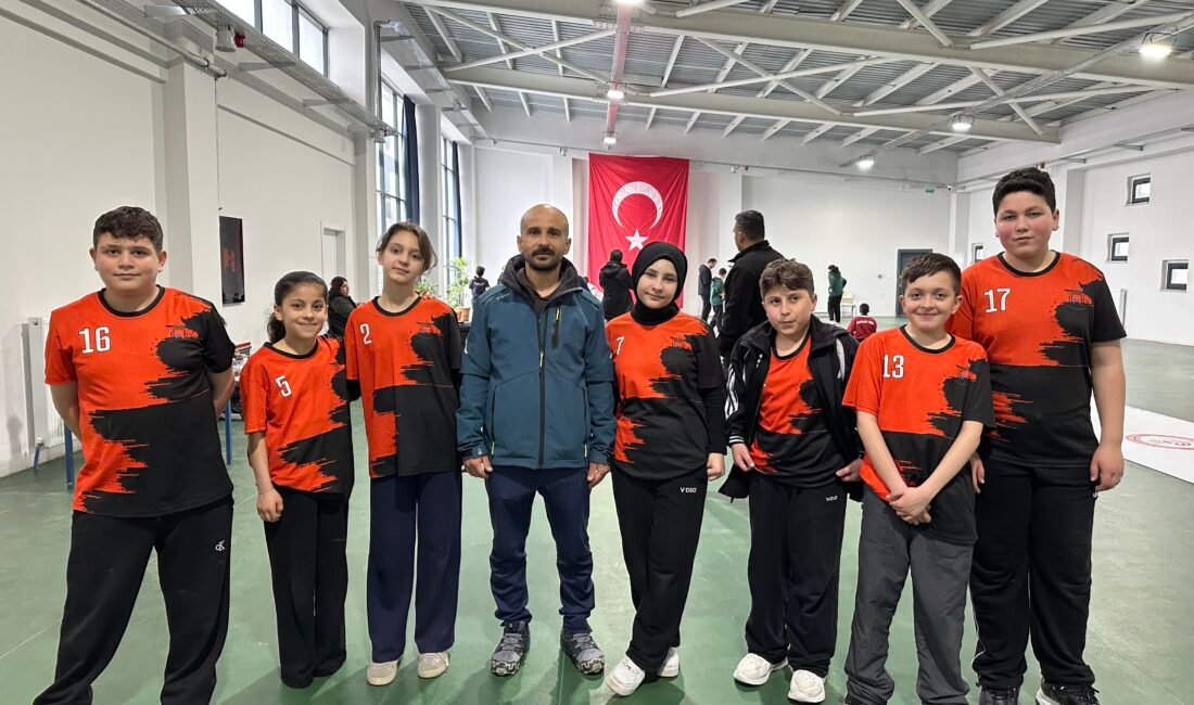 Ankara’da spora erişim zorluğu yaşayan ortaokul öğrencilerinin, floor curling başarısı Nisa MİĞAL-Ali Oğulcan ARSLAN/ANKARA, (DHA)- ANKARA'da spora erişim zorluğu yaşayan