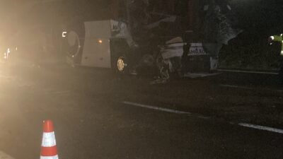 Kadircan GÜLER/ANKARA, (DHA) - ANKARA'da yolcu otobüsünün, TIR'a arkadan çarpması