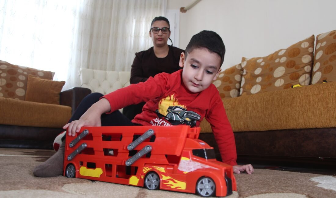 Yusuf YILDIZ-Eser PAZARBAŞI/ADANA, (DHA)- ADANA’da küçük yaşlarda otizm ve genetik