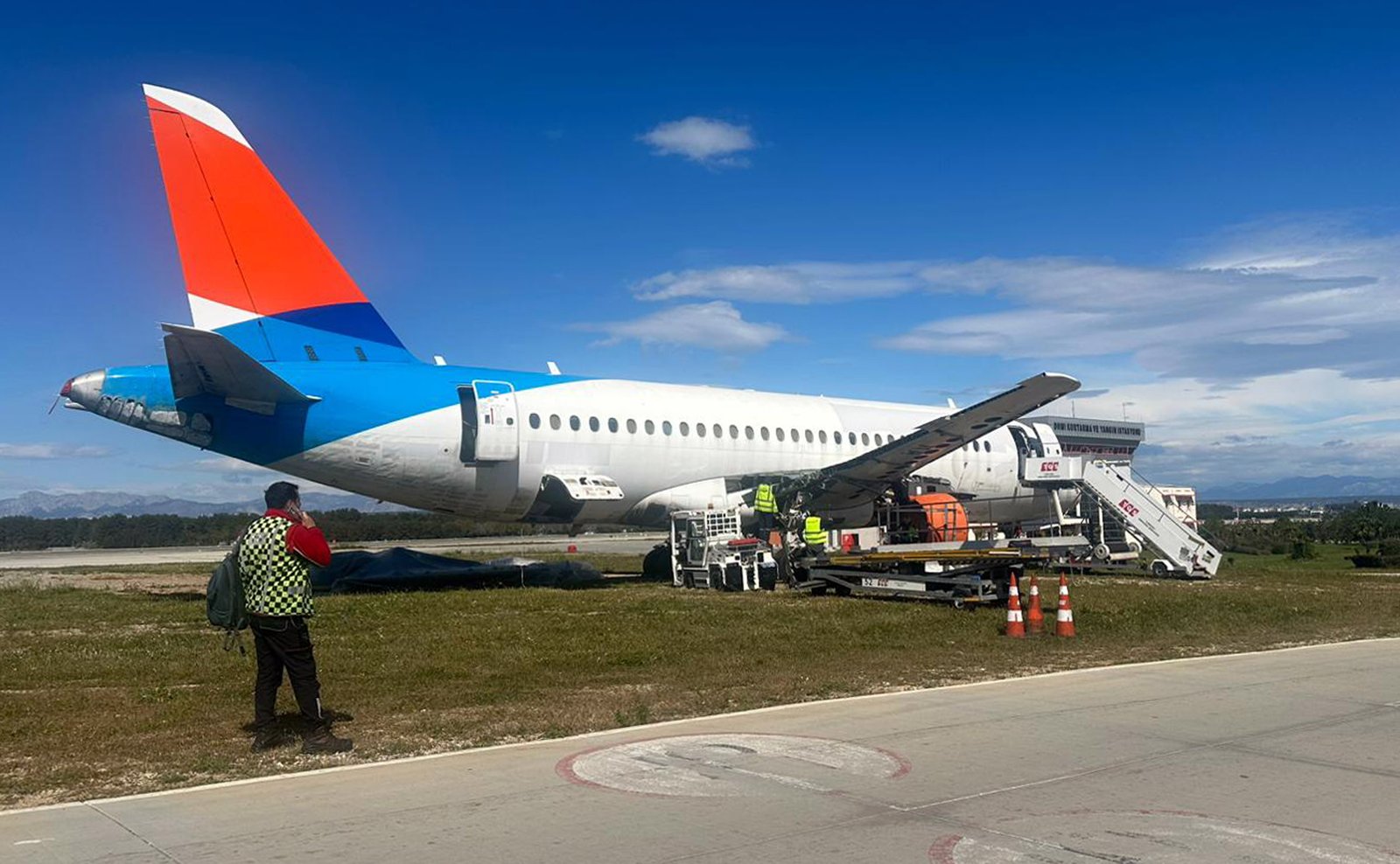 Mehmet ÇINAR/ANTALYA, (DHA)-ANTALYA'da 2 yıl önce inişi sırasında sol motoru