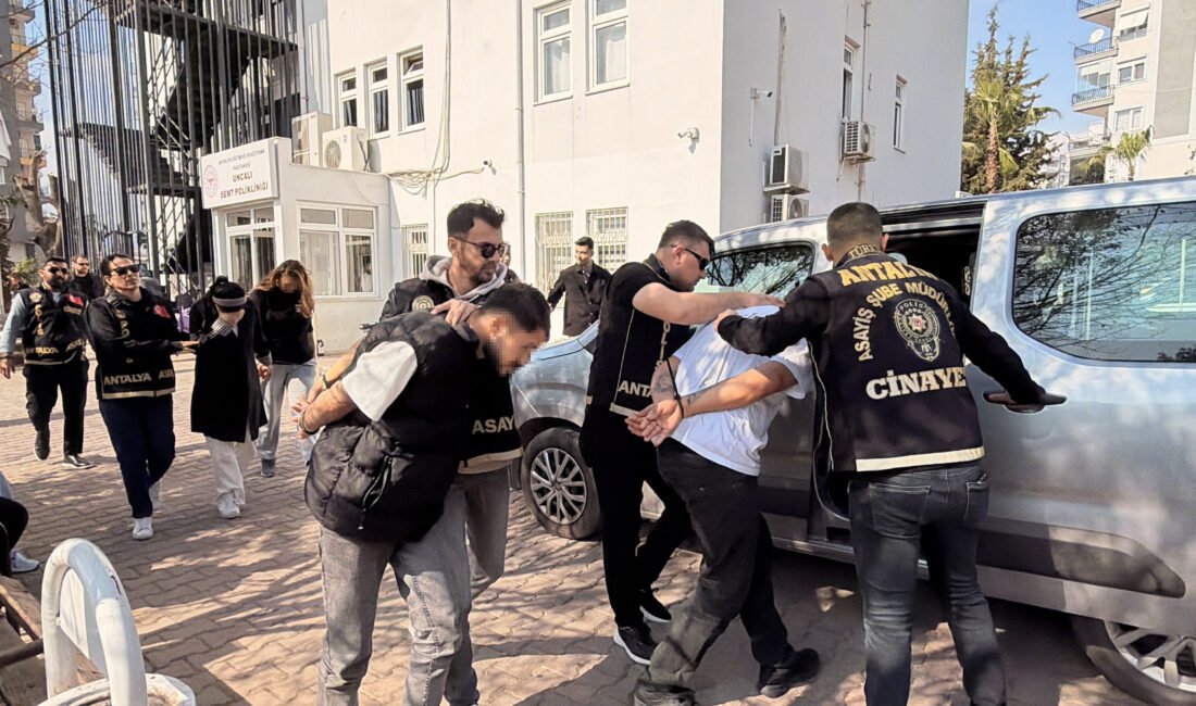 Adem AKALAN/ANTALYA, (DHA)-ANTALYA'da baharatçı dükkanı işleten Süleyman Miran'ın (52) silahlı