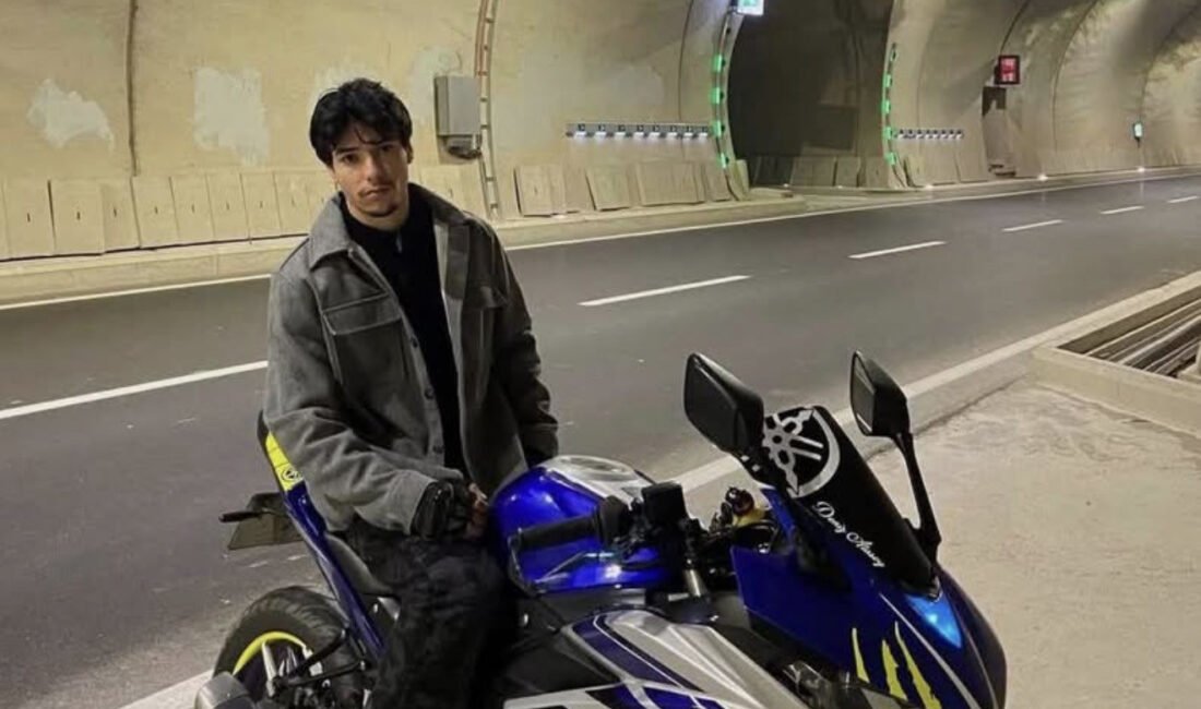 Adem AKALAN/ANTALYA, (DHA)-ANTALYA'da araba ile çarpışan motosikletin şoförü üniversiteli Deniz