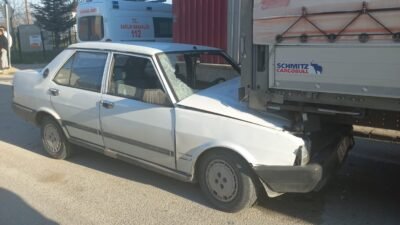 Yavuz YILMAZ/ İNEGÖL(Bursa), (DHA)- BURSA’nın İnegöl ilçesinde denetimden çıkan araba,