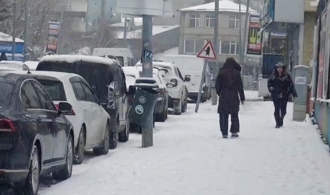 Dinçer AKTEMUR/ARDAHAN, (DHA)- ARDAHAN’da sabahın erken saatlerinde etkili olan kar