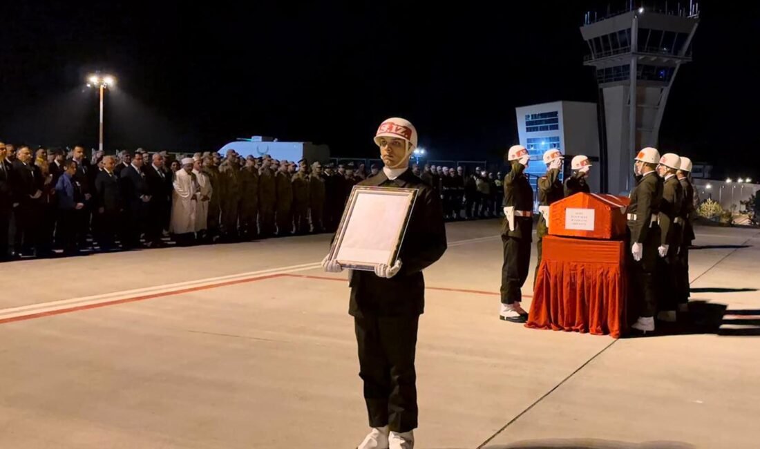 Askeri araç devrildi: 2 şehit, 3 yaralı Özkan AYDIN/ IĞDIR, (DHA)- AĞRI’nın Doğubayazıt ilçesinde devriye görevi yapan