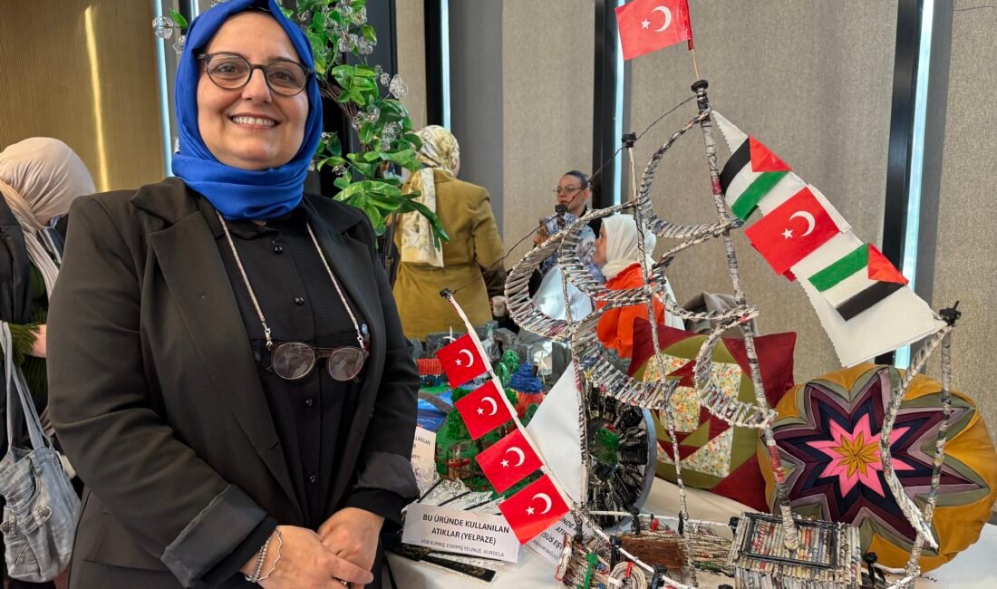 Atık malzemelerle Filistin’e giden Sumud gemisini yaptı Berkay YILDIZ/SAMSUN, (DHA)- SAMSUN’da bir kültür merkezinde giyim öğretmenliği yapan