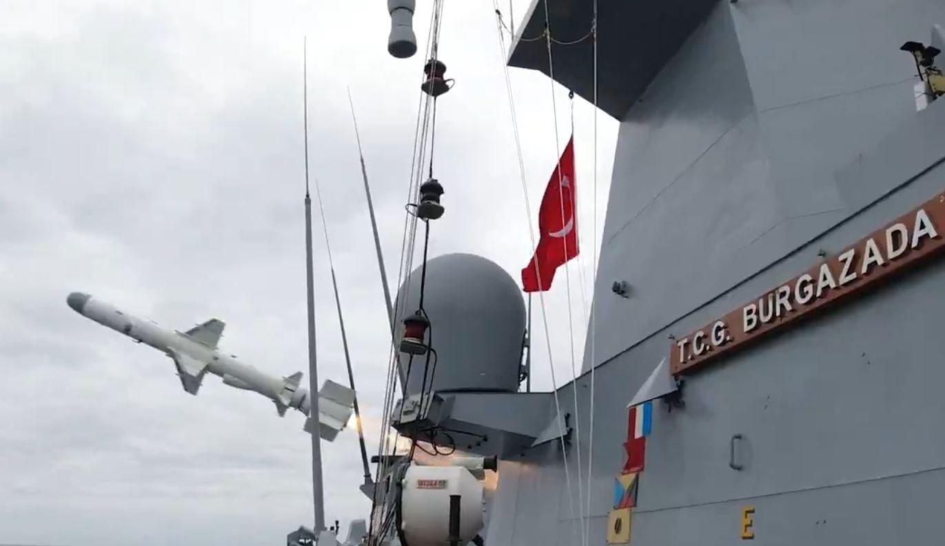 ANKARA, (DHA)- ROKETSAN tarafından geliştirilen ATMACA gemisavar füzesi, TCG Burgazada