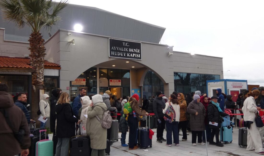 Ayvalık Deniz Hudut Kapısı’nda ‘Midilli’ yoğunluğu bu bayram azaldı Hüsnü EVREN/AYVALIK (Balıkesir), (DHA)-BALIKESİR'in Ayvalık ilçesi deniz hudut kapısından Ramazan