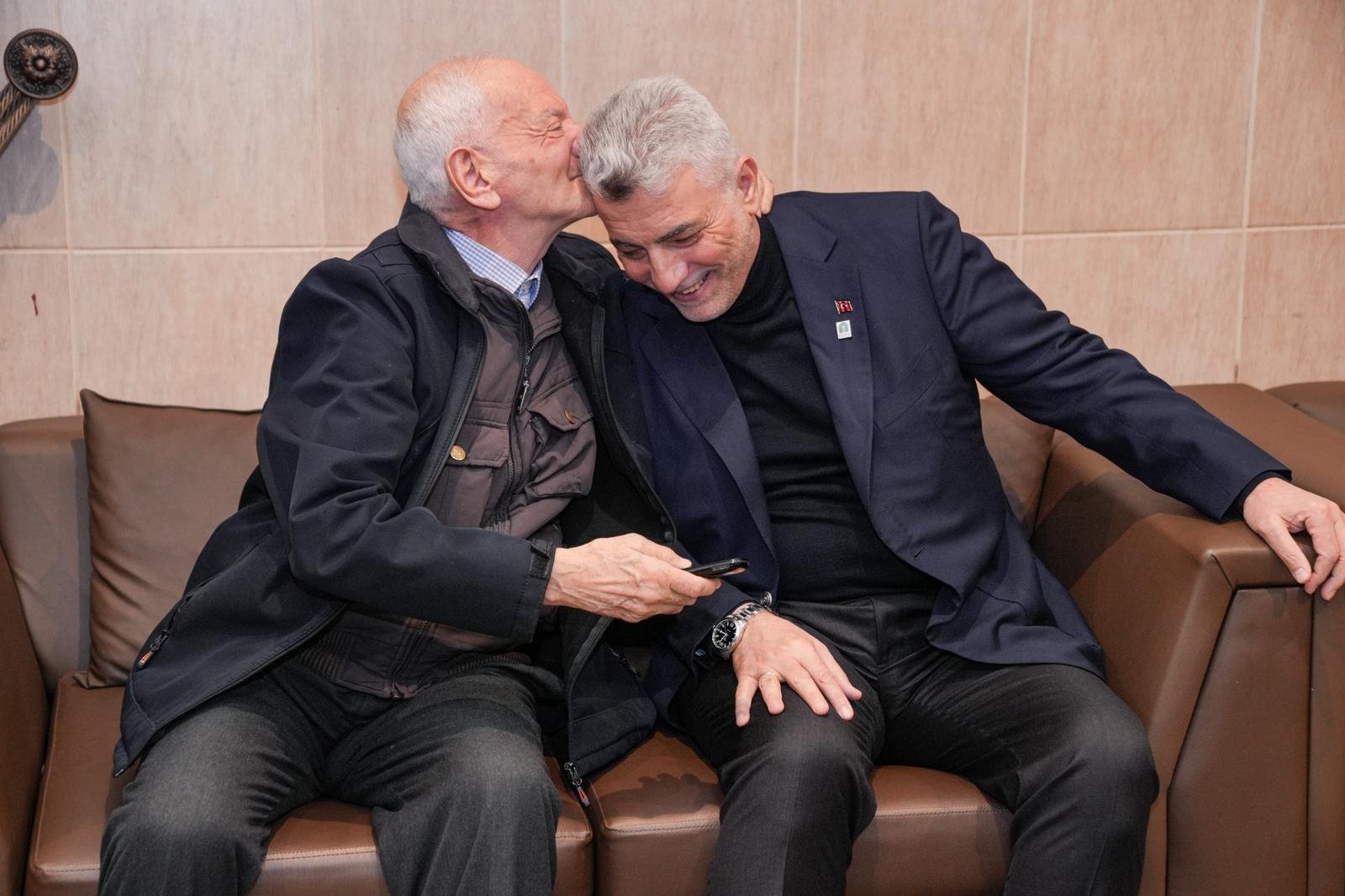 ANKARA, (DHA)- TİCARET Bakanı Ömer Bolat, Ramazan Bayramı öncesi Darülaceze’yi