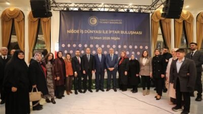 ‘TÜRKİYE, DÜNYA ARENASINDA KURUCU ÜLKELERDEN BİRİ KONUMUNDA’ Ticaret Bakanı Ömer