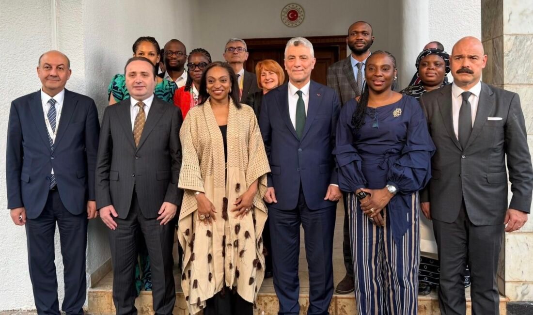 İSTANBUL, (DHA) - TİCARET Bakanı Ömer Bolat, Kamerun’da Nijerya Sanayi,