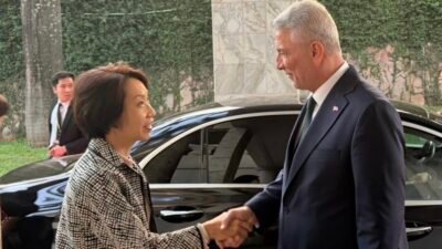 İSTANBUL, (DHA) - TİCARET Bakanı Ömer Bolat, Kamerun’da Singapur Sürdürülebilirlik