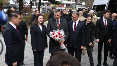 Behçet DALMAZ/VAN,(DHA)-İÇİŞLERİ Bakanı Mustafa Çiftçi, bayram programı kapsamında Van'a geldi.