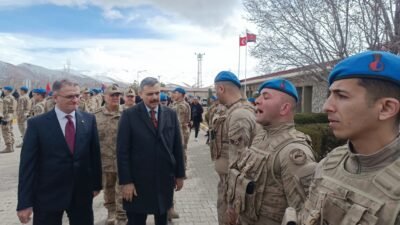 BAYRAMLAŞMA PROGRAMINA KATILDI İçişleri Bakanı Mustafa Çiftçi, Van'da Gürpınar ilçesindeki